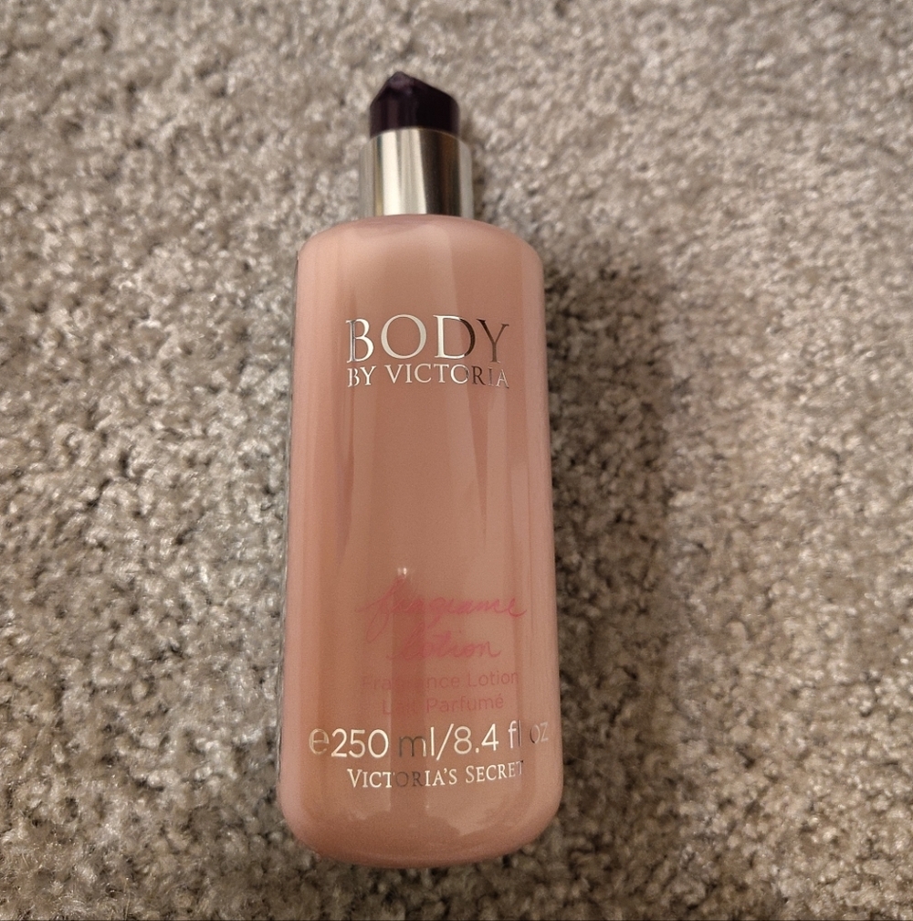 Discontinued Victoria Secret “BODY BY VICTORIA”Fragrance Lotion 8.4 fl oz 250ml